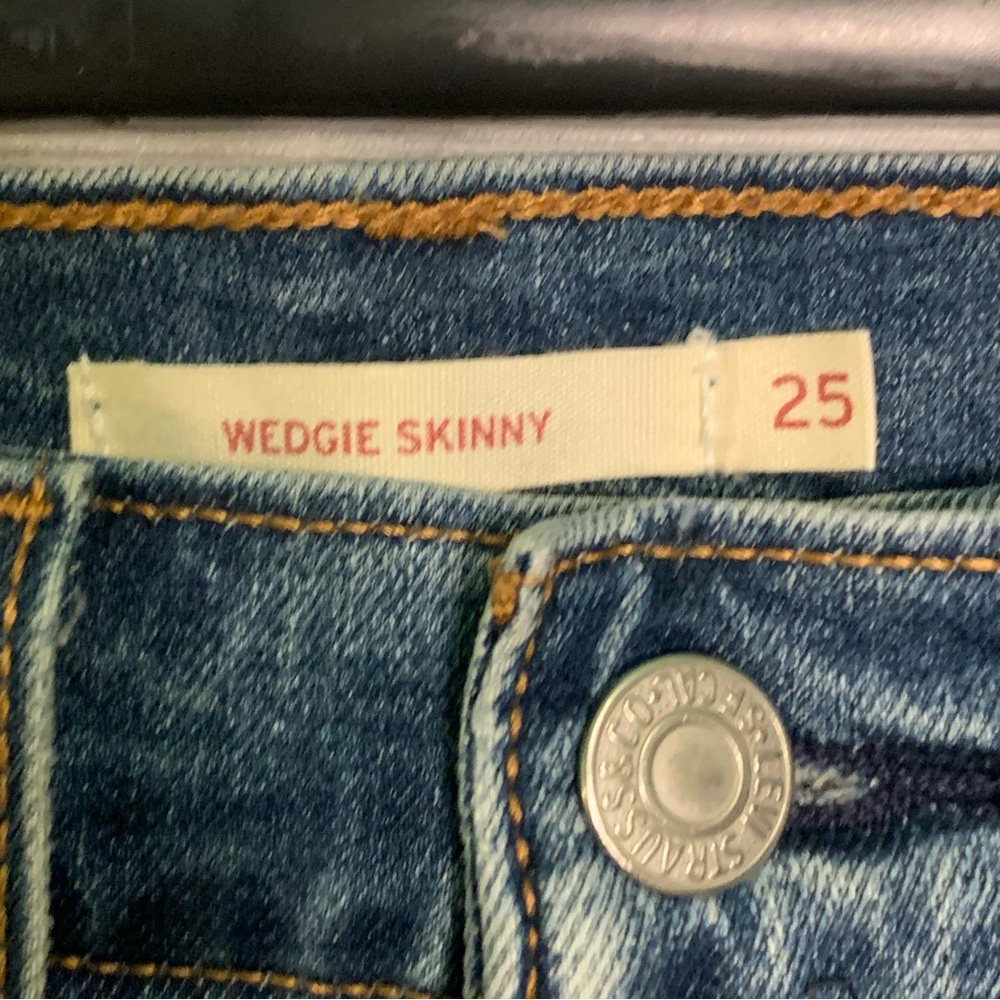 Levi’s Wedgie Distressed High Rise Skinny Jeans Size 25 - Picture 10 of 11